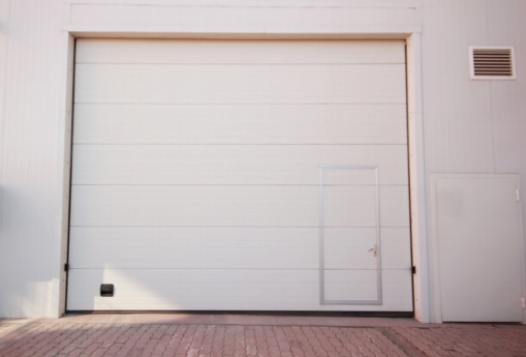 Den gør-det-selv-ejerens guide til vedligeholdelse af garagedører: Alt, du har brug for at vide