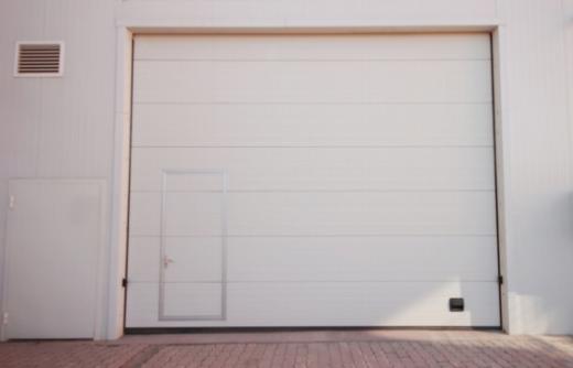 Den ultimative guide til at vælge den rigtige maling eller bejdse til din garageport