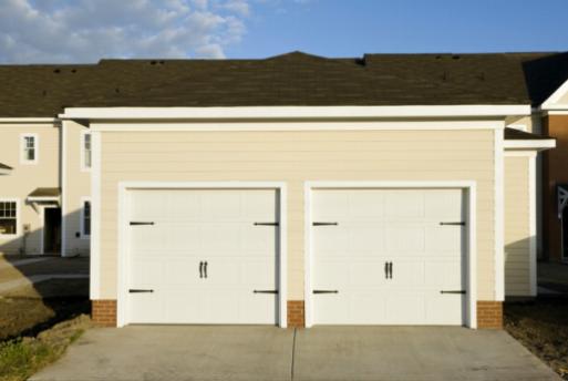 Hvorfor er det nødvendigt med udskiftning af garageportsfjedre for at sikre hjemmet?