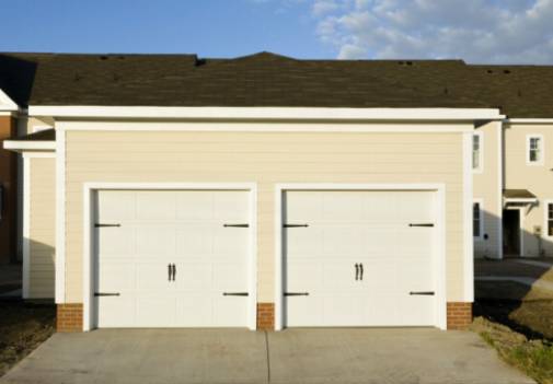 Opgradér dit hjem: Gør-det-selv garageport-isolering og vejrtætningsbørste
