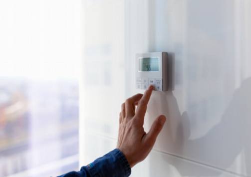 Fordelene ved at installere loftventilatorer til luftcirkulation i dit hjem