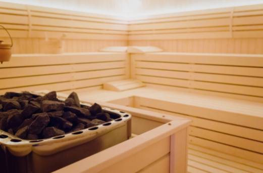 Skab din egen udendørs oase: Byg en udendørs sauna